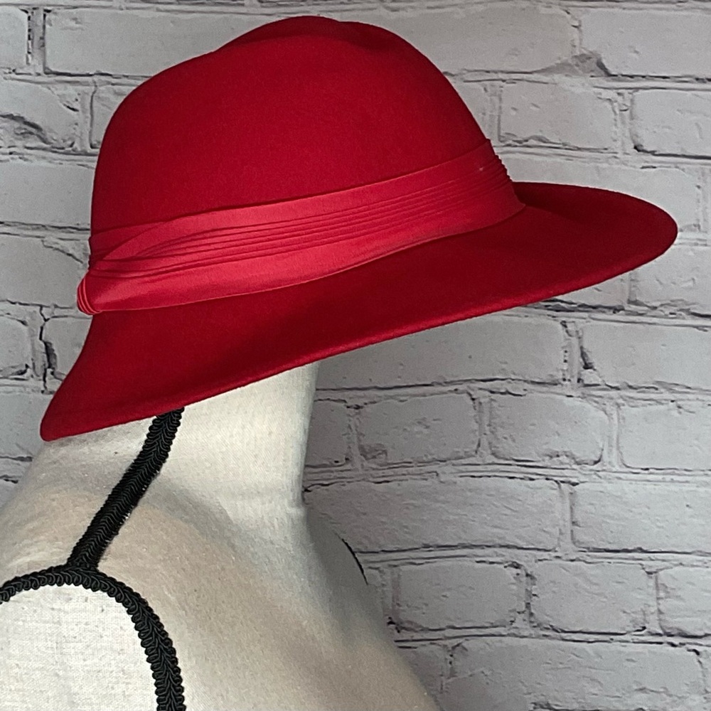 Betmar Vintage Red Wool Felt Cloche Hat - Picture 7 of 14